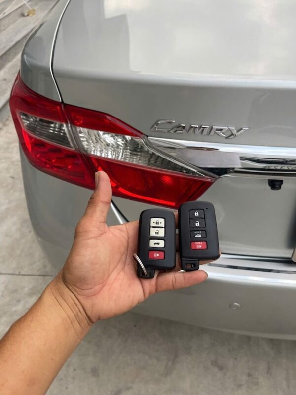 Chìa Khóa Xe Camry Toyota