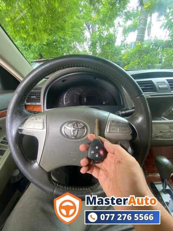 lập trình chìa khóa smart key ô tô tại Hóc Môn bằng thiết bị chuyên dụng