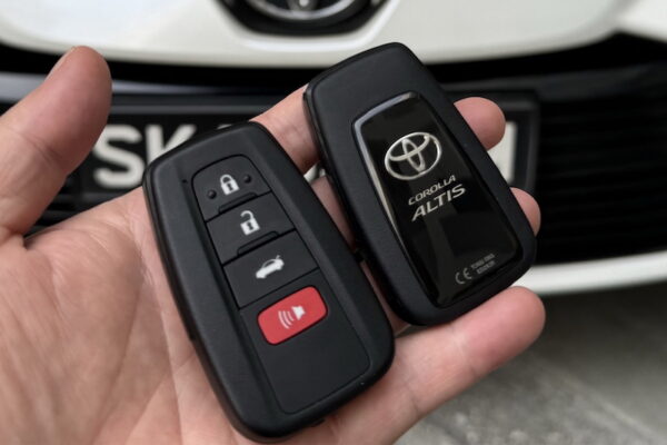 Chìa Khóa xe Altis Toyota
