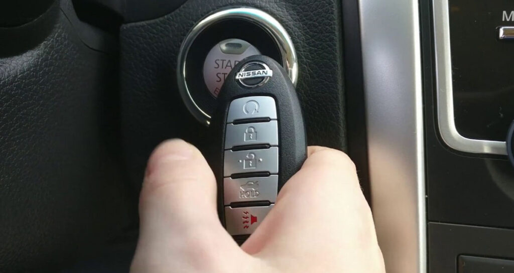 Xử Lý Chìa Khoá Ô Tô Hết Pin – Tự Thay Hay Gọi Thợ?