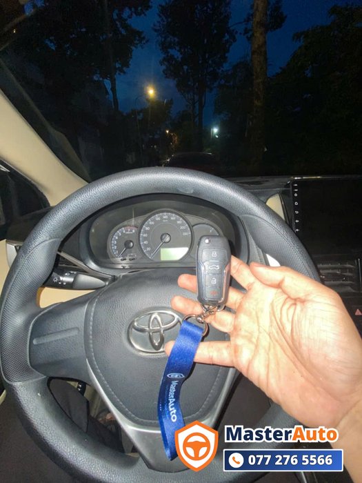 Chìa khóa smartkey Toyota các dòng xe MasterAuto hỗ trợ làm mới