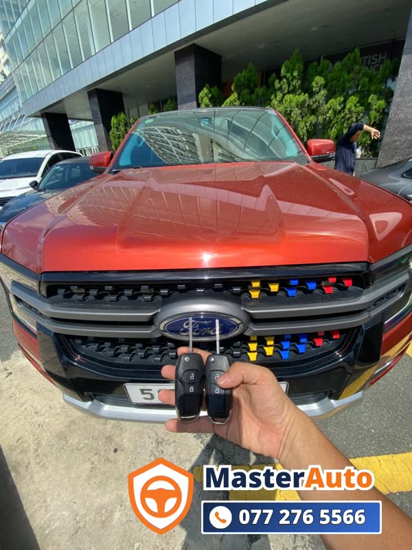 chìa khóa xe ford ranger — remote gập 2 chìa trước đầu xe
